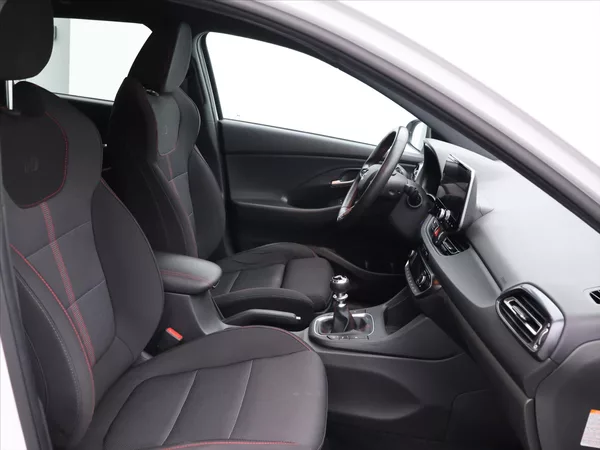 Hyundai i30 1,5 T-GDI N Line SmartKey CZ - foto 11