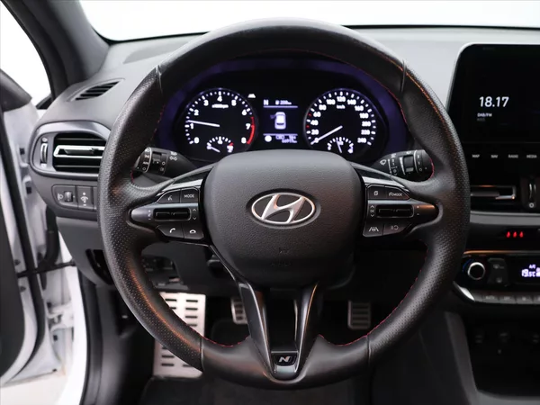 Hyundai i30 1,5 T-GDI N Line SmartKey CZ - foto 15