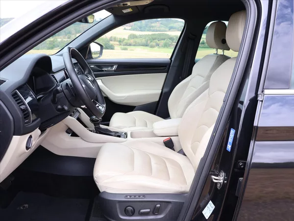 Škoda Kodiaq 2,0 TSI DSG Style 4x4 1Maj DPH - foto 3