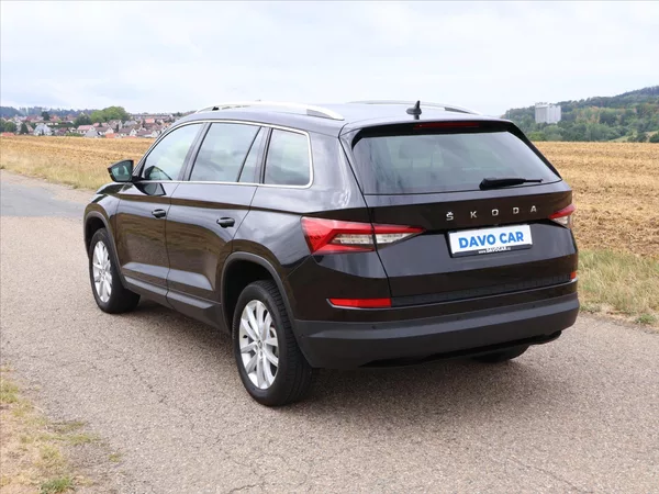 Škoda Kodiaq 2,0 TSI DSG Style 4x4 1Maj DPH - foto 32