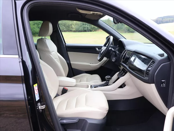 Škoda Kodiaq 2,0 TSI DSG Style 4x4 1Maj DPH - foto 4