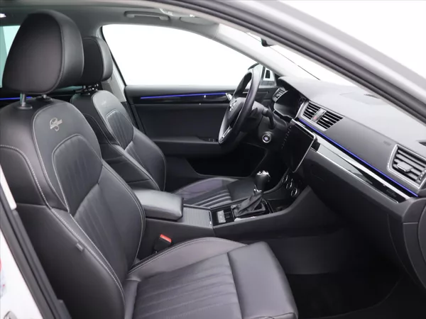 Škoda Superb 2,0 TDi 140kW 4x4 L&K DSG CZ - foto 12