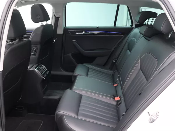 Škoda Superb 2,0 TDi 140kW 4x4 L&K DSG CZ - foto 14