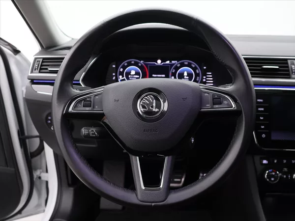 Škoda Superb 2,0 TDi 140kW 4x4 L&K DSG CZ - foto 17