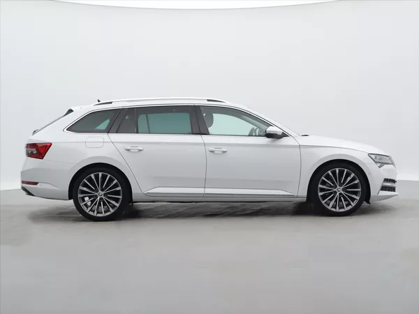Škoda Superb 2,0 TDi 140kW 4x4 L&K DSG CZ - foto 8