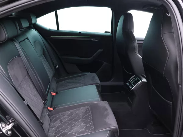 Škoda Superb 2,0 TDI DSG 4x4 Sportline DPH - foto 13