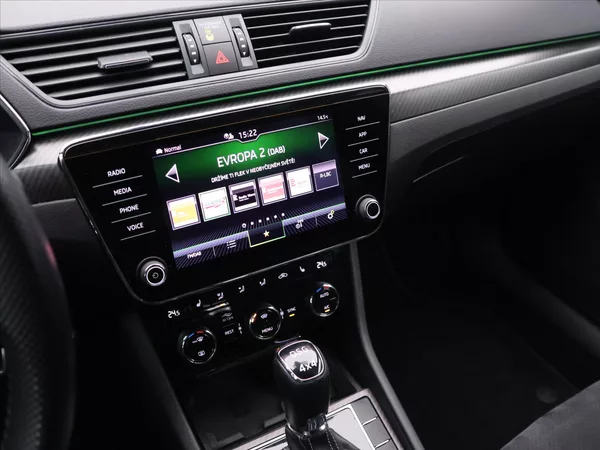 Škoda Superb 2,0 TDI DSG 4x4 Sportline DPH - foto 22