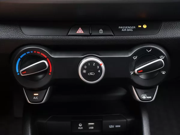 Kia Stonic 1,3 CVVT 61kW CZ Comfort - foto 23