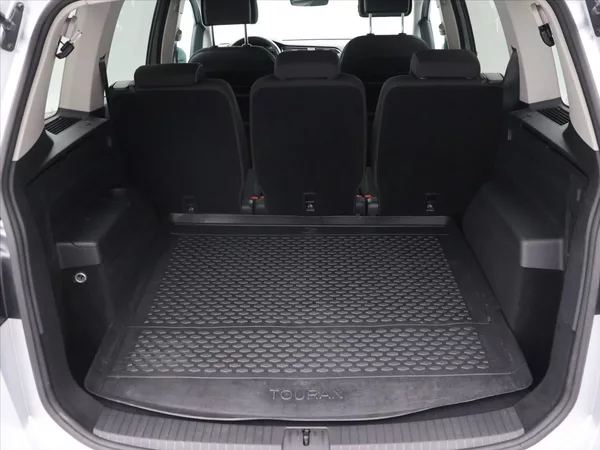 Volkswagen Touran 1,6 TDI 81KW DSG 7-Míst - foto 10