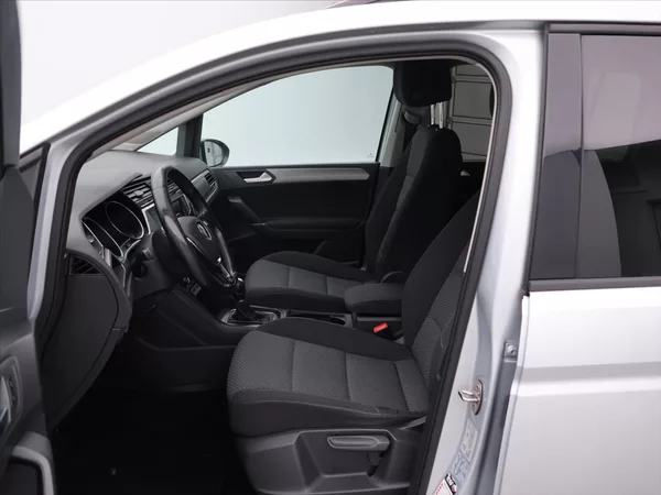 Volkswagen Touran 1,6 TDI 81KW DSG 7-Míst - foto 11