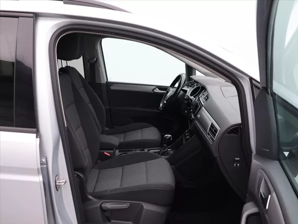 Volkswagen Touran 1,6 TDI 81KW DSG 7-Míst - foto 12