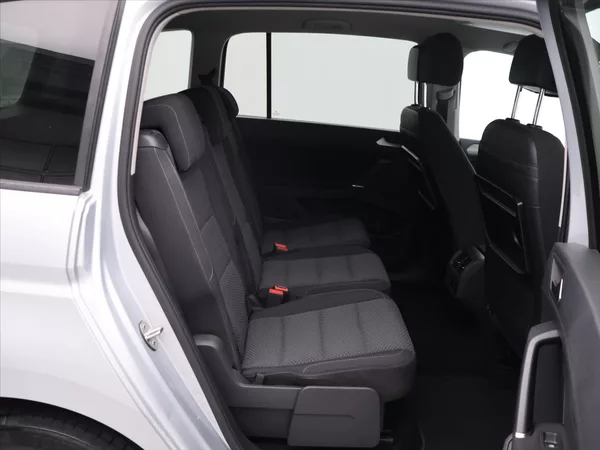 Volkswagen Touran 1,6 TDI 81KW DSG 7-Míst - foto 13