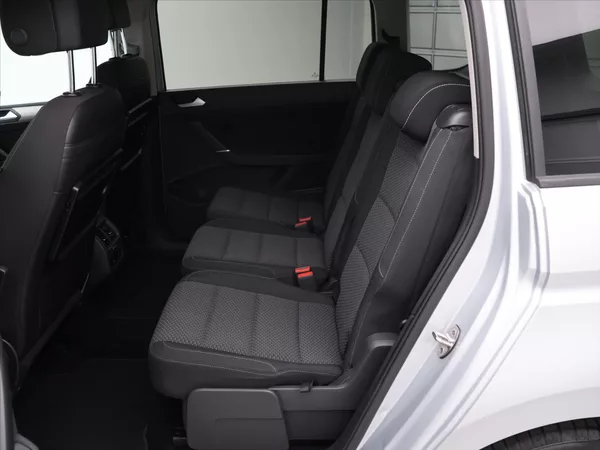 Volkswagen Touran 1,6 TDI 81KW DSG 7-Míst - foto 14