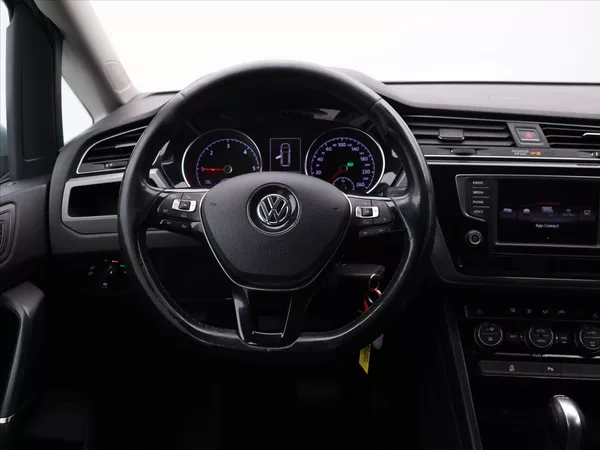 Volkswagen Touran 1,6 TDI 81KW DSG 7-Míst - foto 17