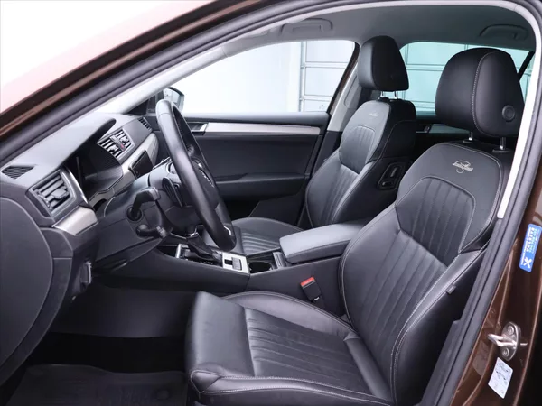 Škoda Superb 2,0 TDI 110kW L&K DSG DPH CZ - foto 10