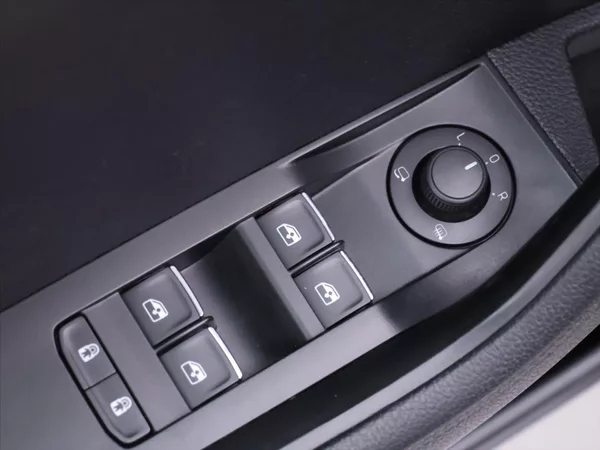 Škoda Superb 2,0 TDI 110kW L&K DSG DPH CZ - foto 14
