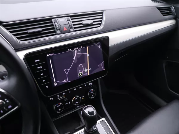 Škoda Superb 2,0 TDI 110kW L&K DSG DPH CZ - foto 19