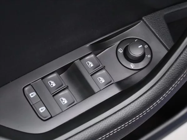 Škoda Superb 2,0 TDI Virtual Matrix Webasto - foto 15