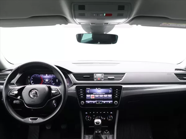 Škoda Superb 2,0 TDI Virtual Matrix Webasto - foto 25