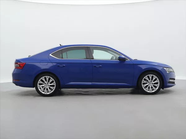 Škoda Superb 2,0 TDI Virtual Matrix Webasto - foto 8