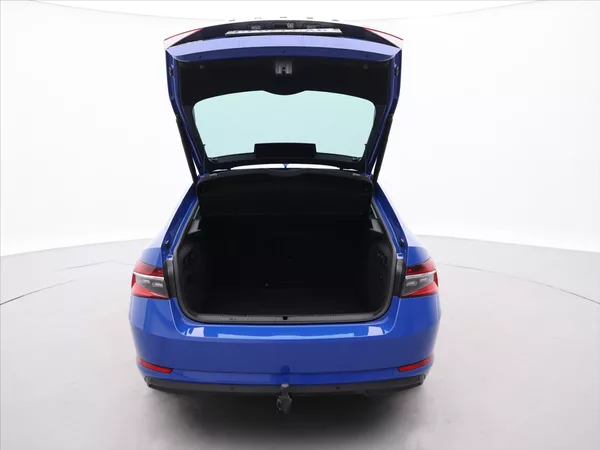Škoda Superb 2,0 TDI Virtual Matrix Webasto - foto 9