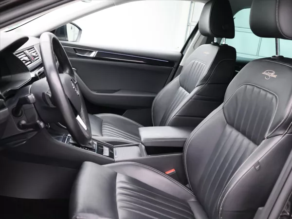 Škoda Superb 2,0 TDI 140kW 4x4 DSG L&K DPH - foto 11