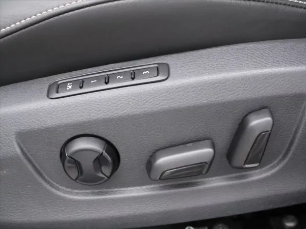 Škoda Superb 2,0 TDI 140kW 4x4 DSG L&K DPH - foto 16