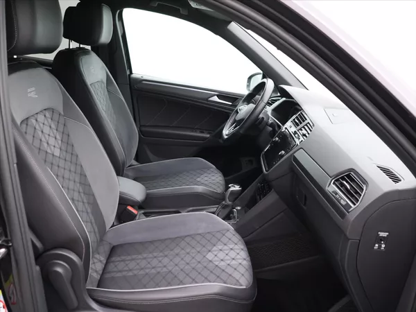 Volkswagen Tiguan 1,4 TSI PHEV 180kW R-Line CZ D - foto 13