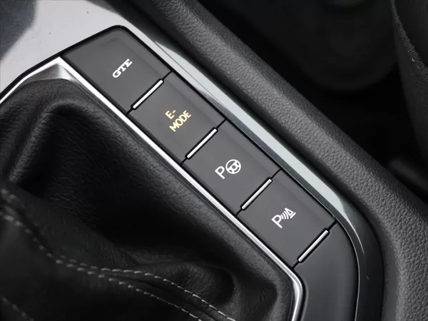 Volkswagen Tiguan 1,4 TSI PHEV 180kW R-Line CZ D - foto 27