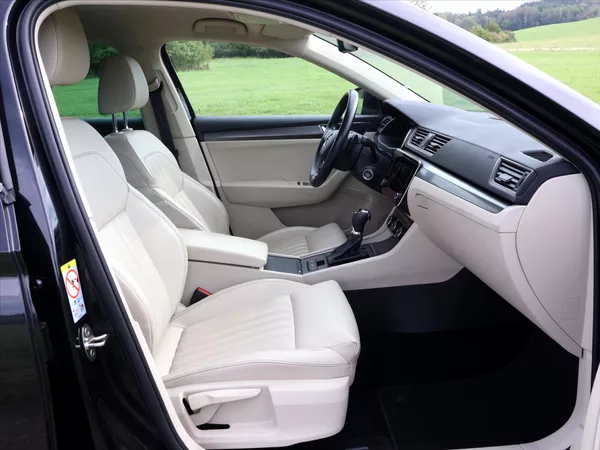 Škoda Superb 2,0 TDI 147kW Style 4x4 Kůže - foto 12