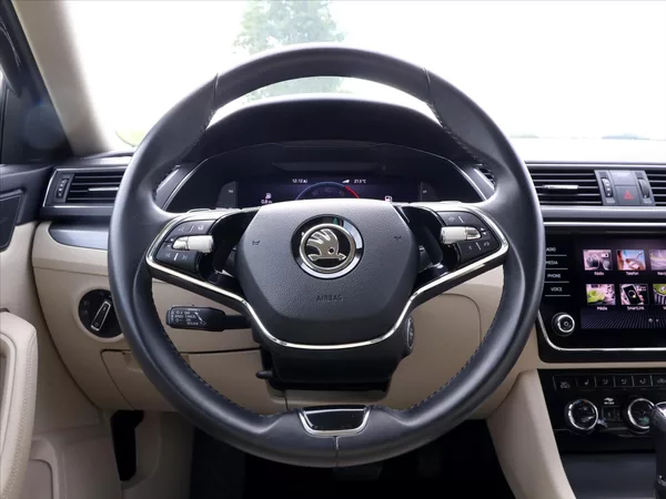 Škoda Superb 2,0 TDI 147kW Style 4x4 Kůže - foto 20