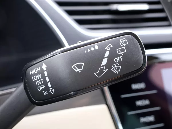 Škoda Superb 2,0 TDI 147kW Style 4x4 Kůže - foto 23