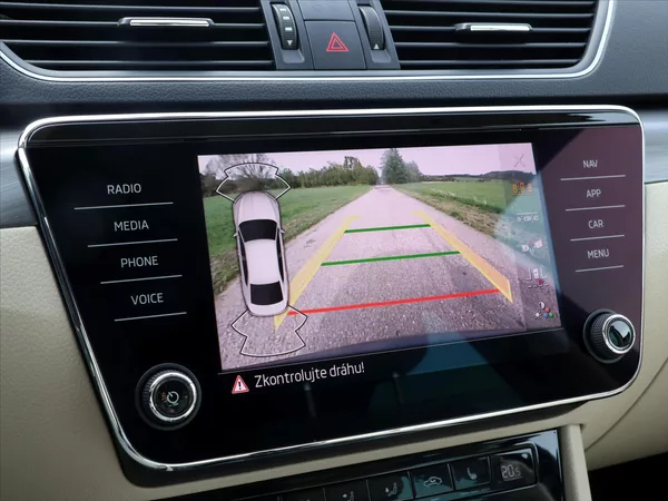 Škoda Superb 2,0 TDI 147kW Style 4x4 Kůže - foto 30