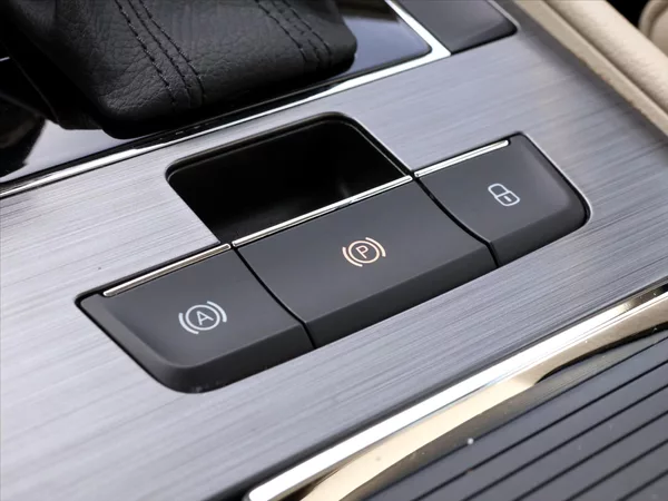 Škoda Superb 2,0 TDI 147kW DSG Style 4x4 CZ - foto 36