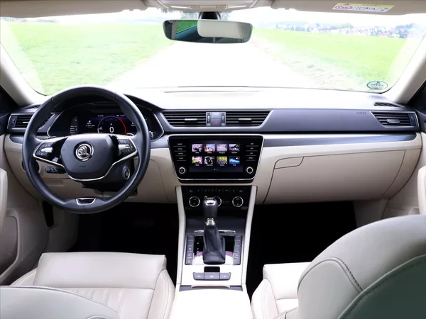 Škoda Superb 2,0 TDI 147kW DSG Style 4x4 CZ - foto 37