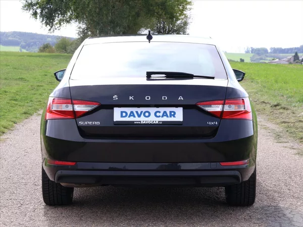 Škoda Superb 2,0 TDI 147kW Style 4x4 Kůže - foto 6