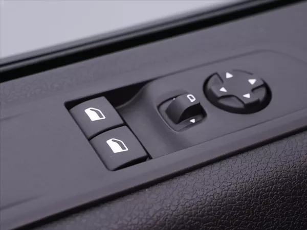 Opel Vivaro 1,5 CDTi 88kW Klimatizace - foto 13