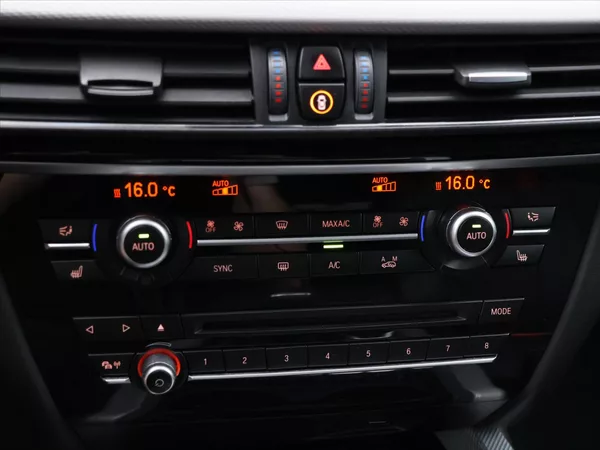 BMW X5 3,0 30d 190 kW CZ DPH xDrive - foto 29