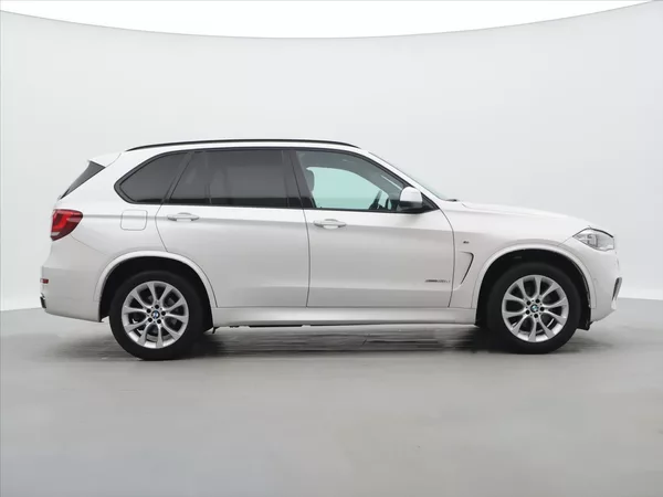 BMW X5 3,0 30d 190 kW CZ DPH xDrive - foto 8