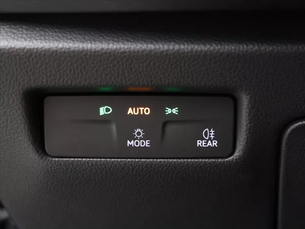 Škoda Superb 2,0 TSI 110KW SELECTION DPH - foto 18