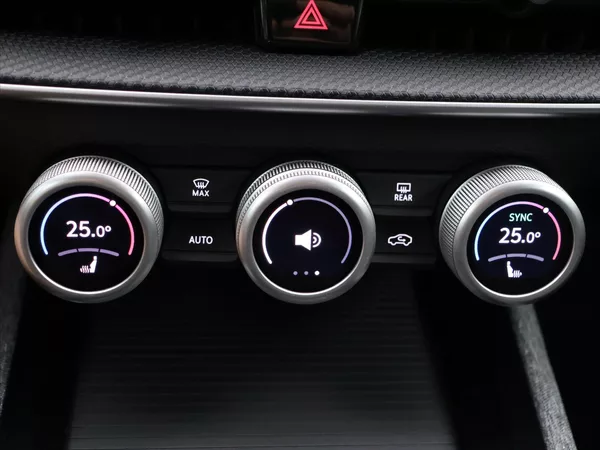 Škoda Superb 2,0 TSI 110KW SELECTION DPH - foto 29