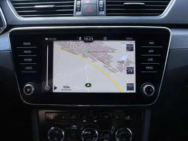 Škoda Superb 2,0 TDI 147kW Style 4x4 DSG CZ - foto 12