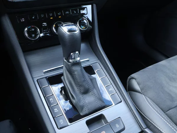 Škoda Superb 2,0 TDI 147kW Style 4x4 DSG CZ - foto 14
