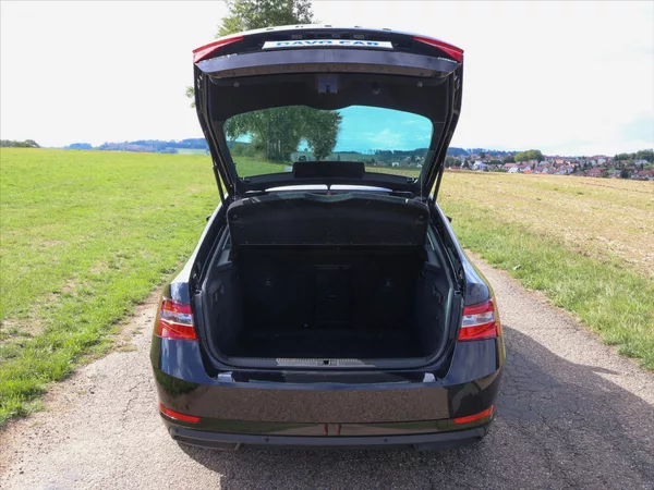 Škoda Superb 2,0 TDI 147kW Style 4x4 DSG CZ - foto 2