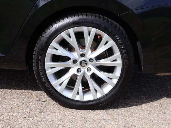 Škoda Superb 2,0 TDI 147kW 4x4 DSG Style+ - foto 27