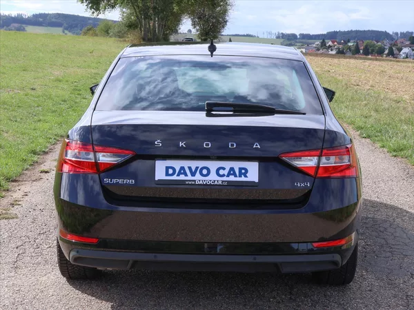 Škoda Superb 2,0 TDI 147kW Style 4x4 DSG CZ - foto 34