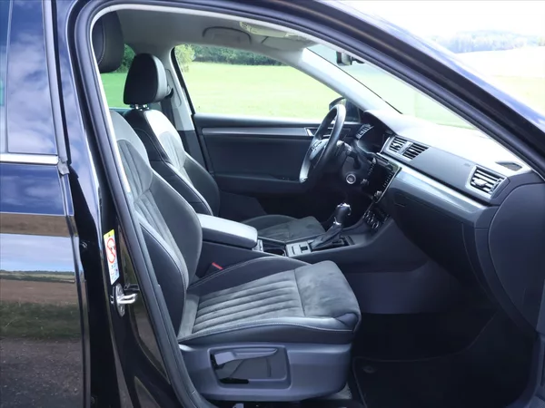 Škoda Superb 2,0 TDI 147kW Style 4x4 DSG CZ - foto 5