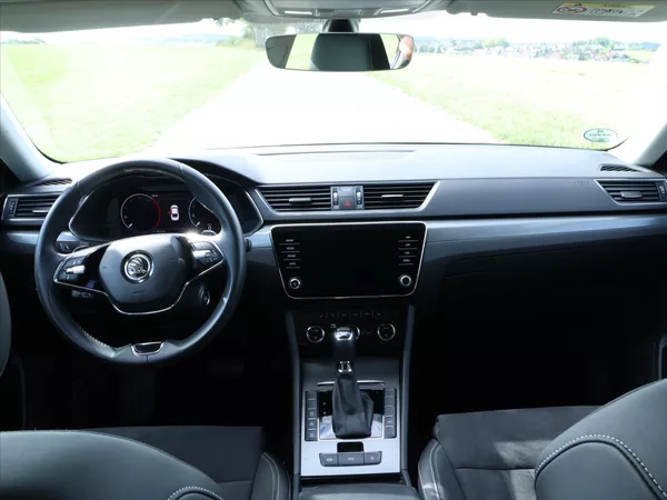 Škoda Superb 2,0 TDI 147kW Style 4x4 DSG CZ - foto 8