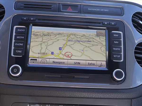 Volkswagen Tiguan 2,0 TSI DSG 4x4 Sport&Style - foto 18