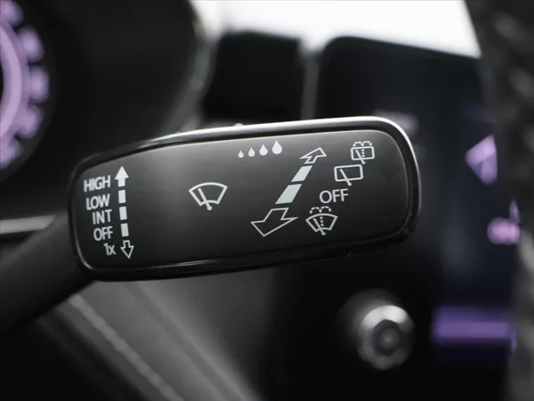 Škoda Fabia 1,5 TSI 110kW DSG Style 1.Maj - foto 17